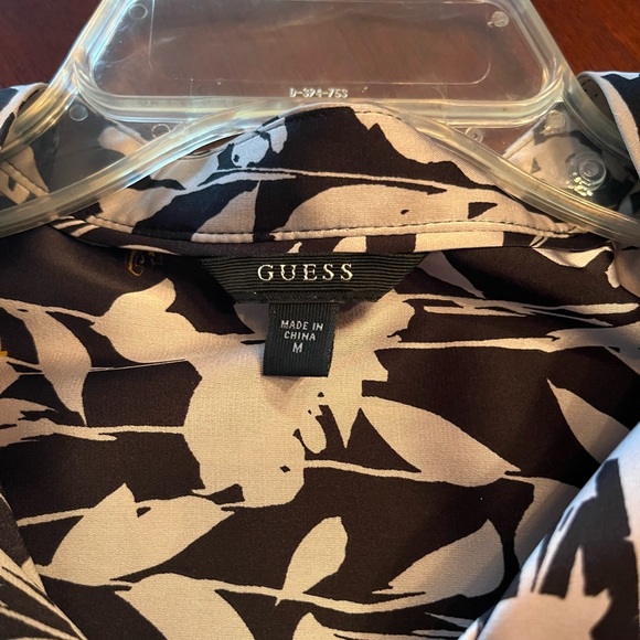 Guess M long sleeve mandarin collar black and light gray blouse, buttons closure - Picture 7 of 10